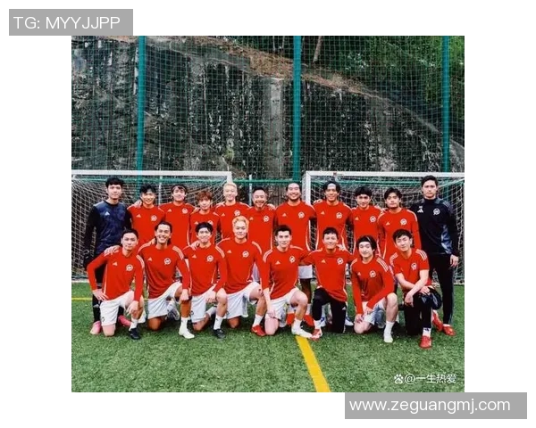 广场上那些踢足球的明星们你知道有谁吗